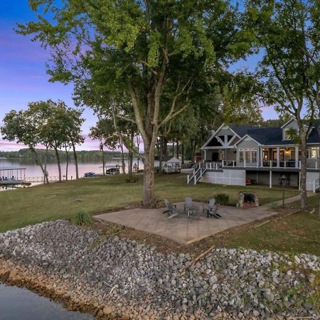 Rare Find Best Lot With Dock And Views On Lake Winchester Eksteriør bilde