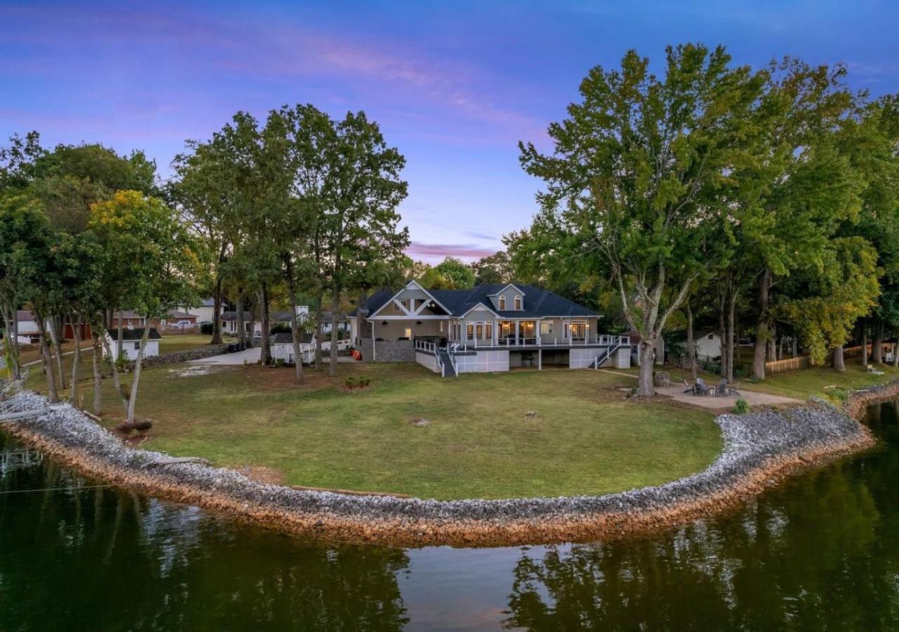 Rare Find Best Lot With Dock And Views On Lake Winchester Eksteriør bilde