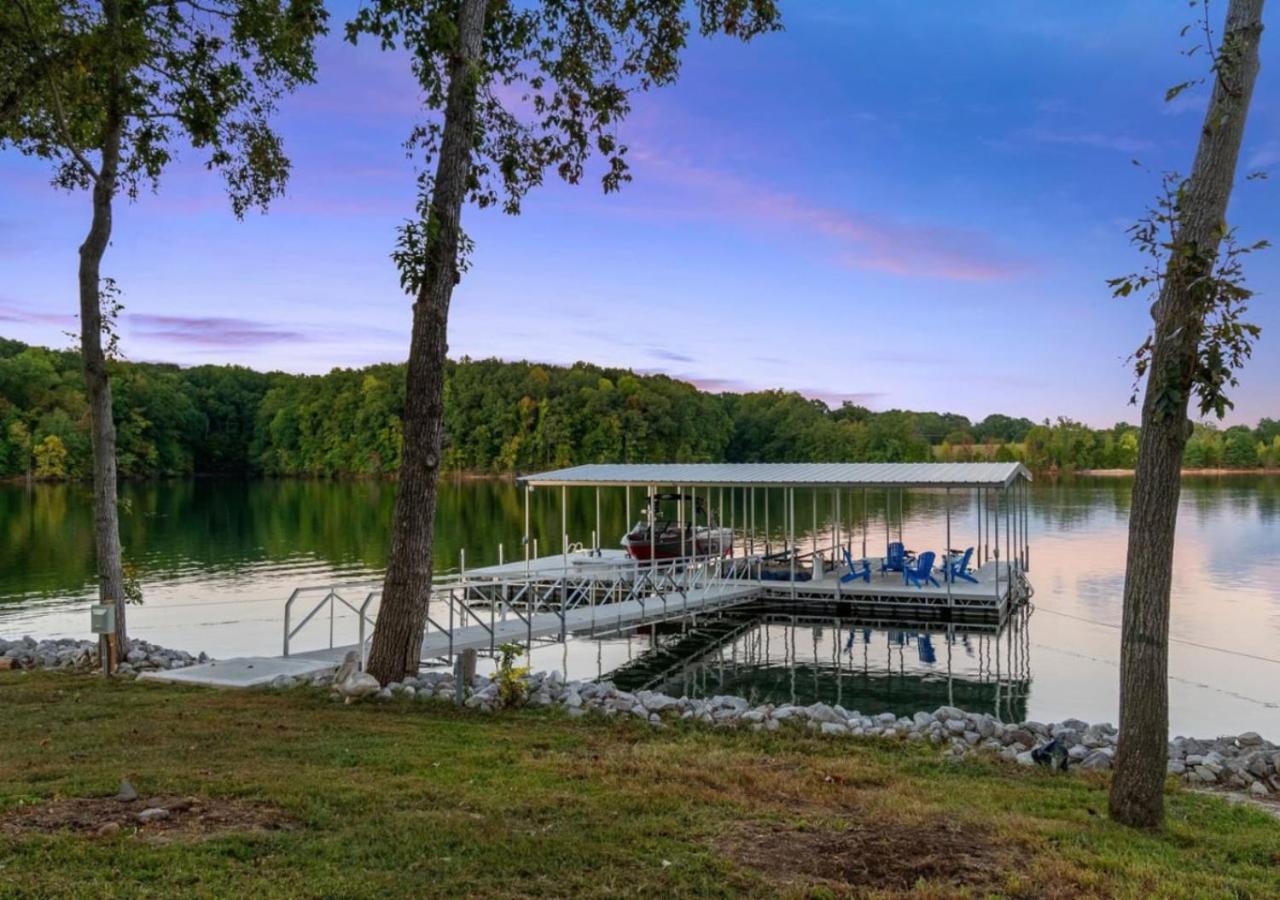 Rare Find Best Lot With Dock And Views On Lake Winchester Eksteriør bilde