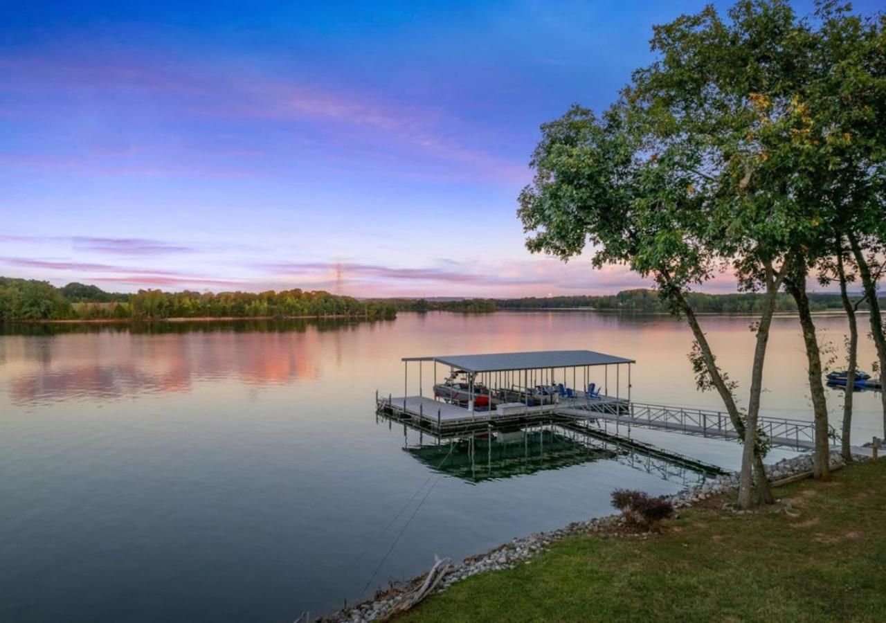 Rare Find Best Lot With Dock And Views On Lake Winchester Eksteriør bilde